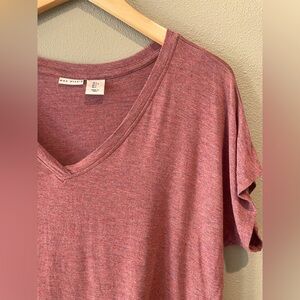 Max Studio Heathered Red V-Neck Tee